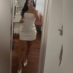 Elegant White Strapless Dress